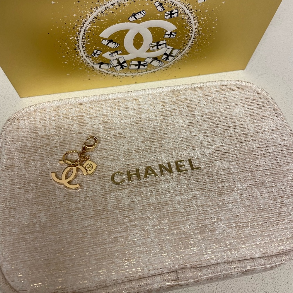 Chanel Holiday Set 2023 POUCH ONLY WITH CHARM